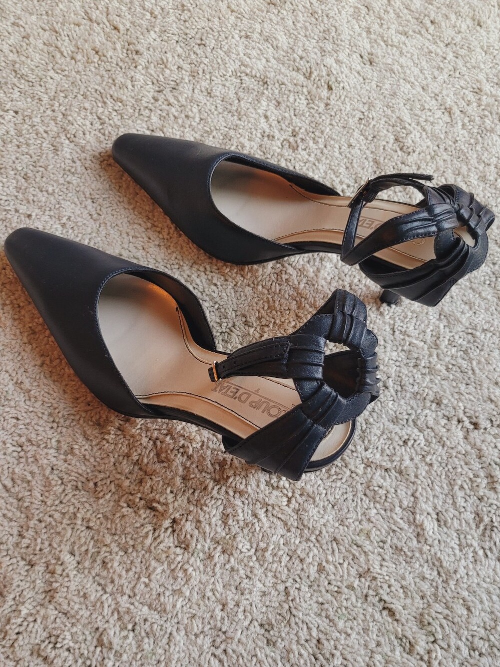 Modern Pointed Toe Navy Leather Pumps Rear Ankle Strap Detail 3" Heels 7 1/2